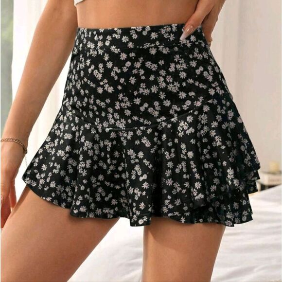 Floral Print Two Layer Hem Skort NWT - Picture 4 of 5